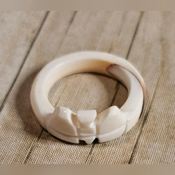 🎉Host Pick🎉 (2) Shell Carved Rings ☆ Made in Hawaii - Oahu* - Picture 4 of 11